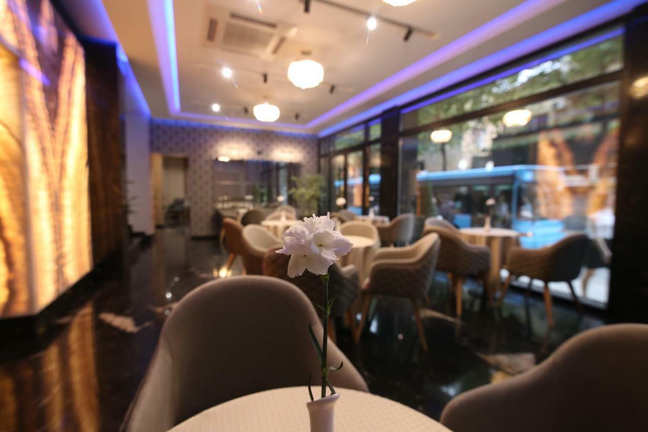 Emerald Boutique Hotel Tirana Bagian luar foto