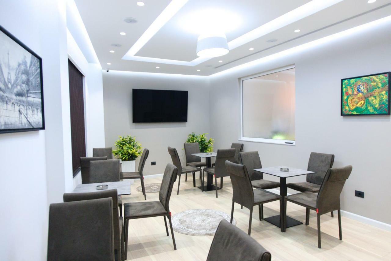 Emerald Boutique Hotel Tirana Bagian luar foto