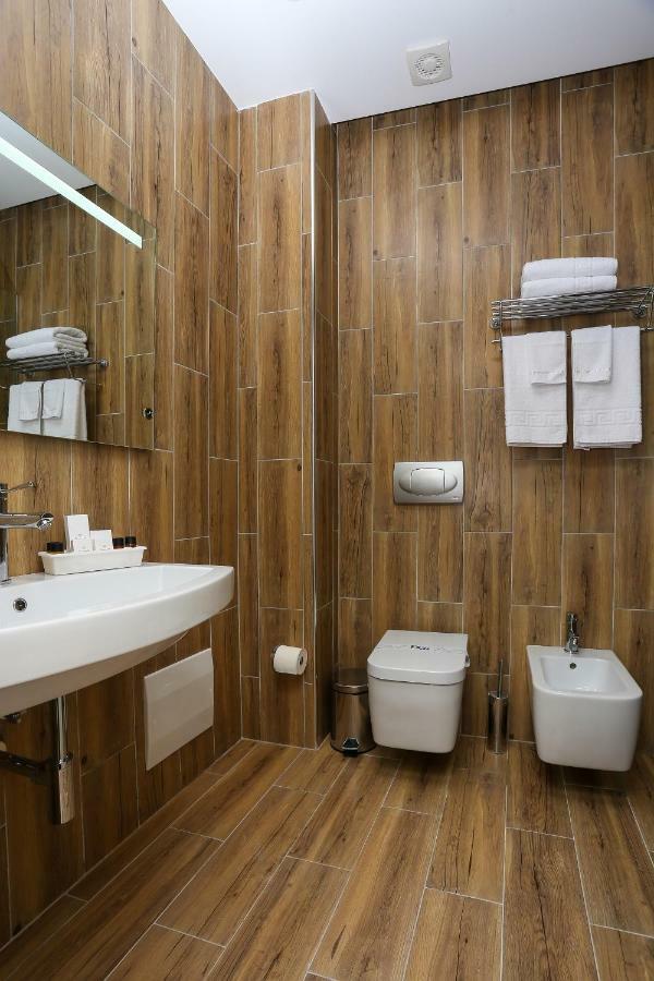 Emerald Boutique Hotel Tirana Bagian luar foto