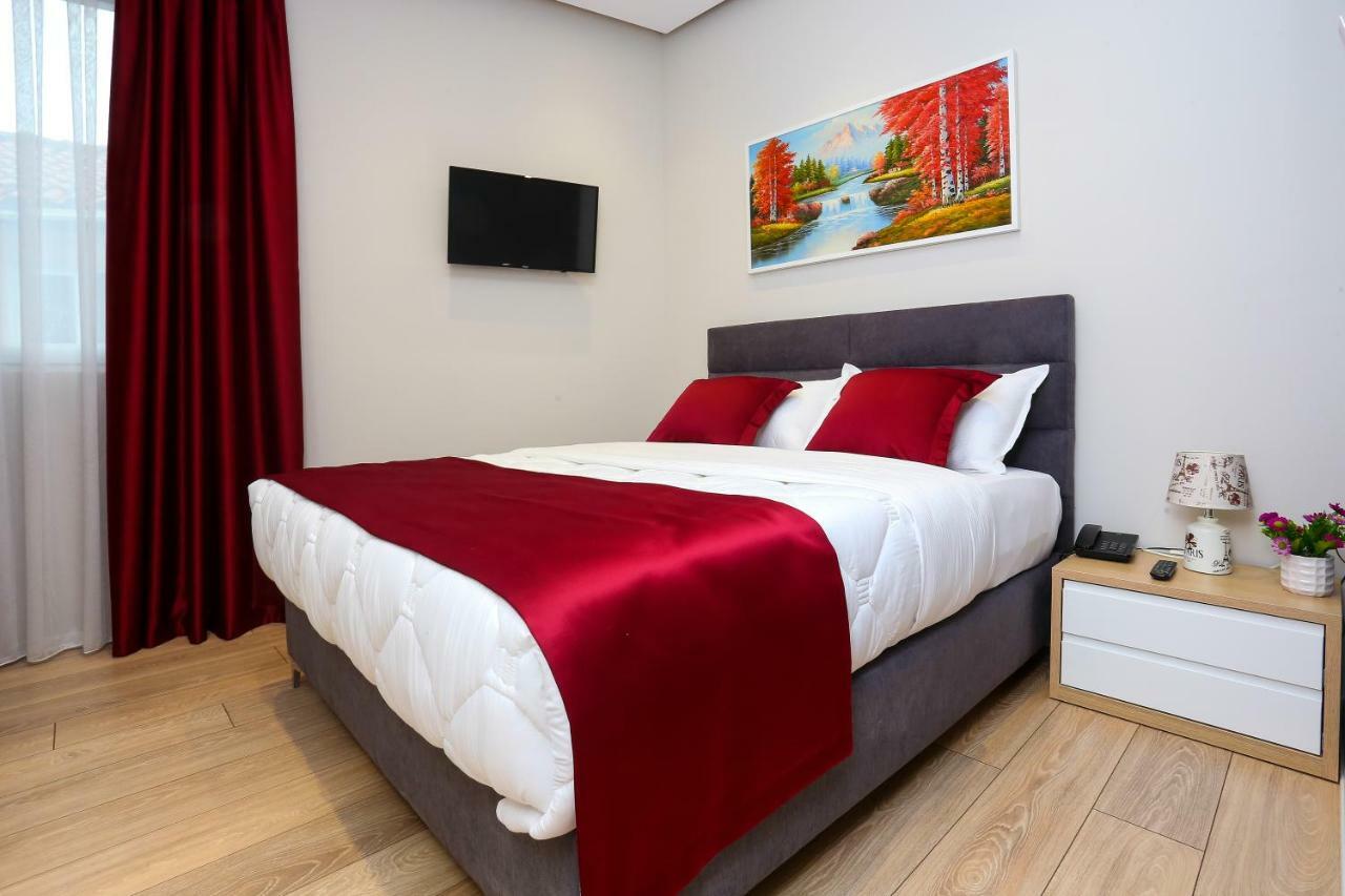 Emerald Boutique Hotel Tirana Bagian luar foto