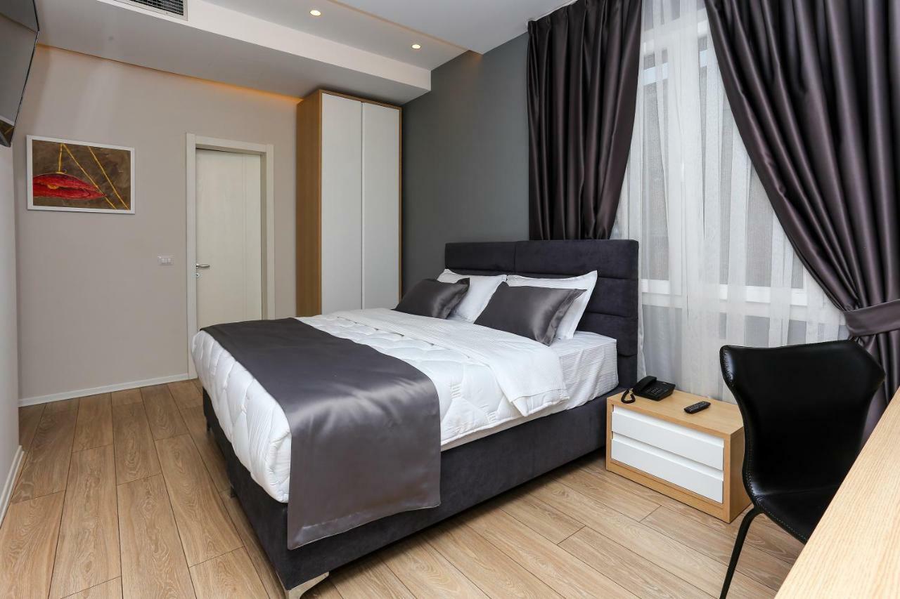 Emerald Boutique Hotel Tirana Bagian luar foto