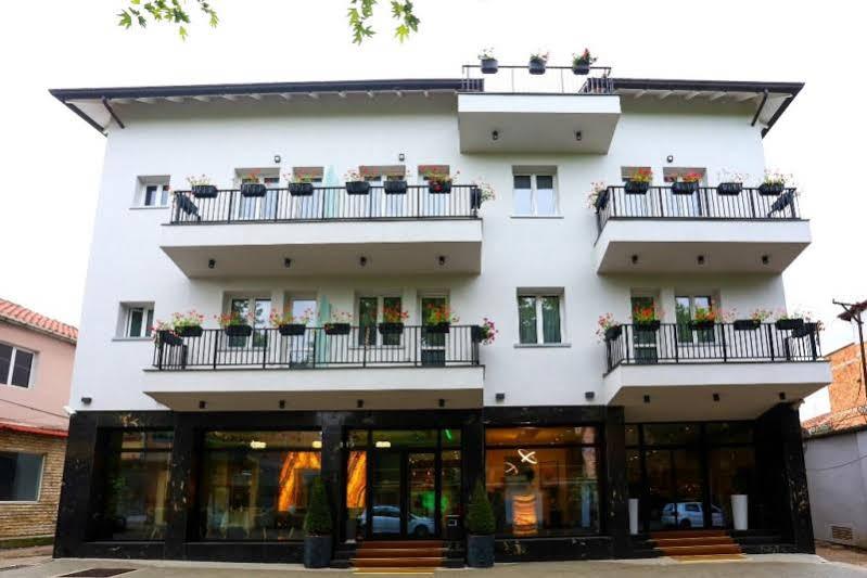 Emerald Boutique Hotel Tirana Bagian luar foto