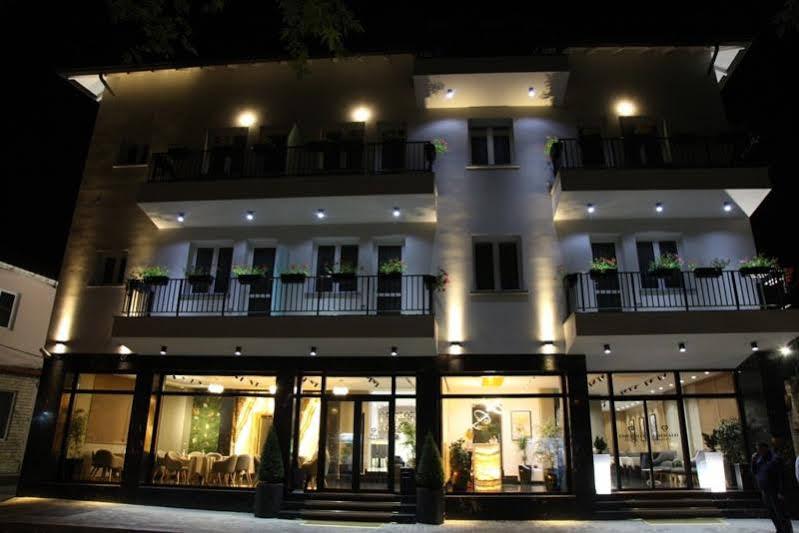 Emerald Boutique Hotel Tirana Bagian luar foto